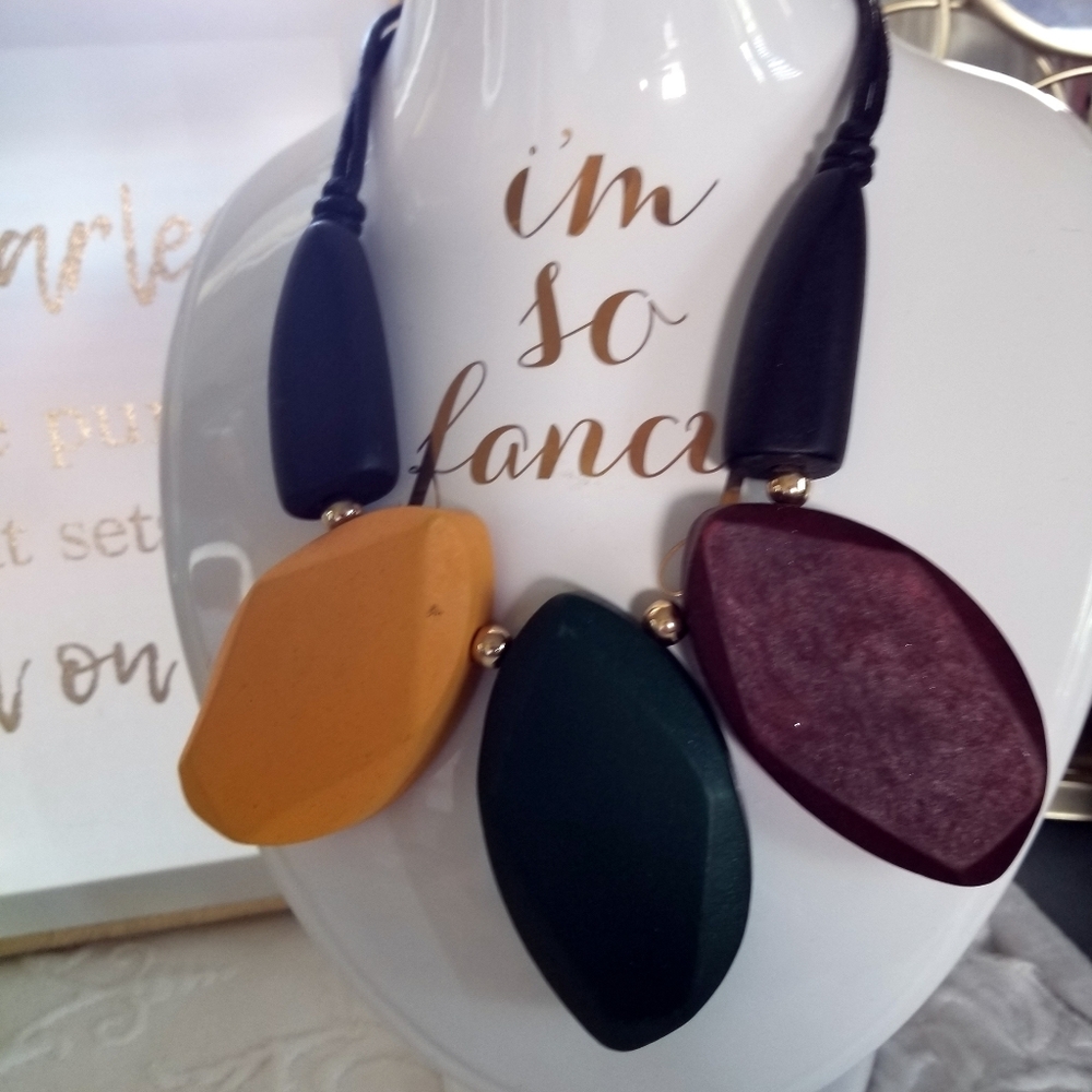 Statement necklace